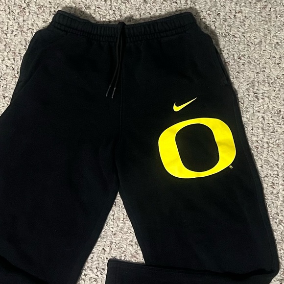 NIKE Oregon Ducks Football Black Yellow Pocket Draw String Sweat- Kids Med 10-12 - Picture 2 of 4